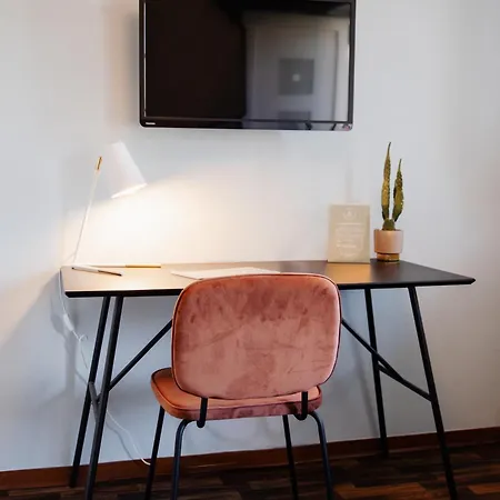 Appartement Adele - Ruhig, Direkt Am Elberadweg & Badesee Mit Balkon *